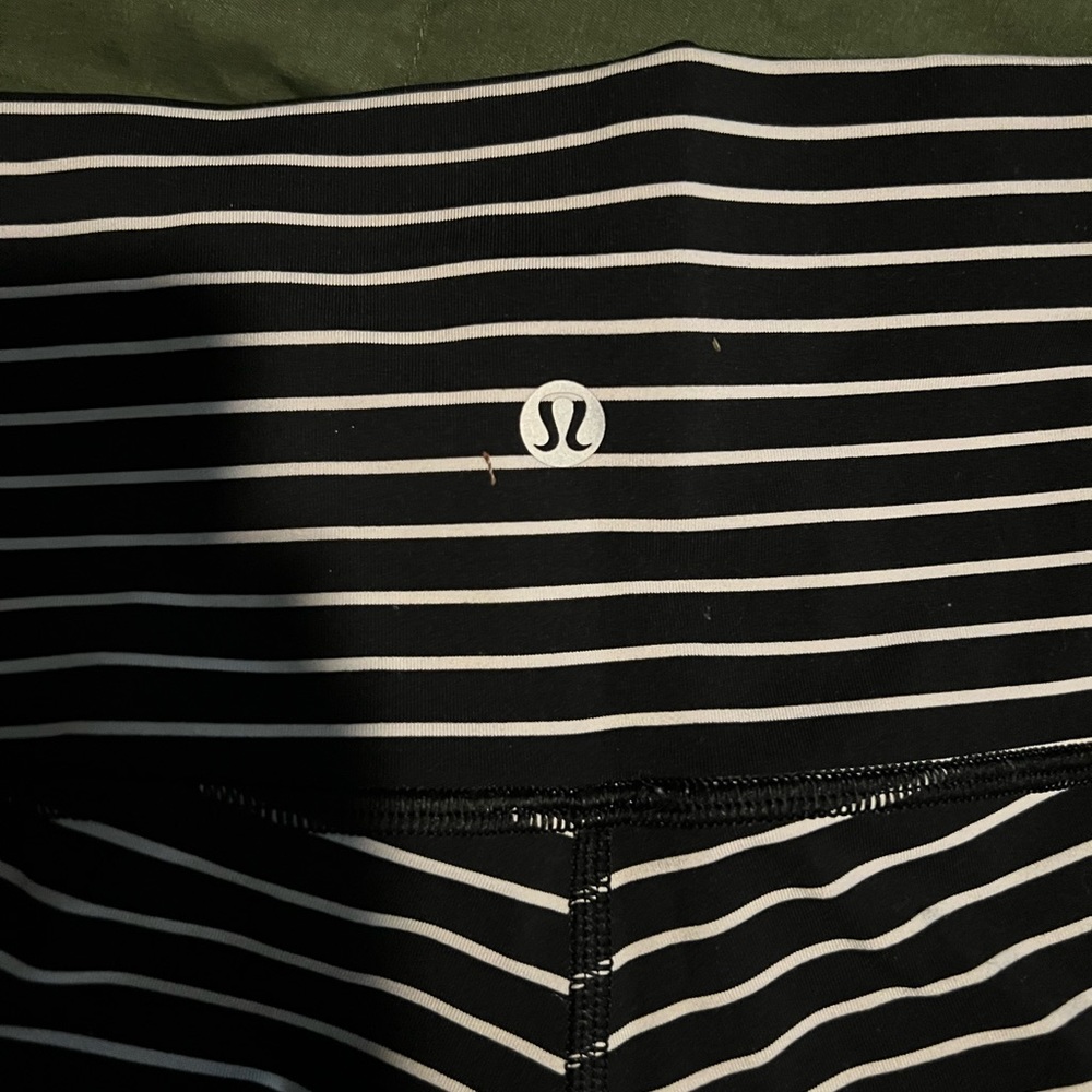 Black & white strip lululemon leggings